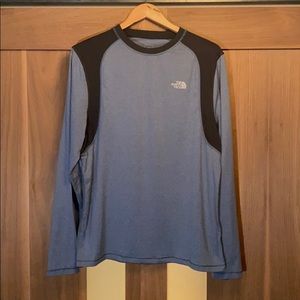 ⭐️ The North Face Technical Long Sleeve Shirt.